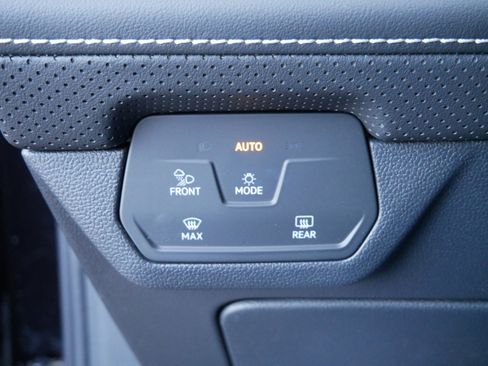 New 2026 Volkswagen Atlas Cross Sport SE image 11