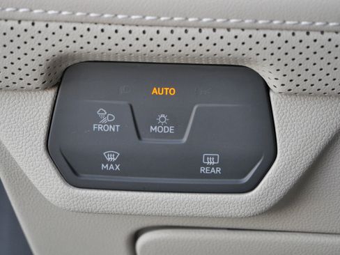 Certified 2024 Volkswagen Atlas SEL Premium R-Line image 21