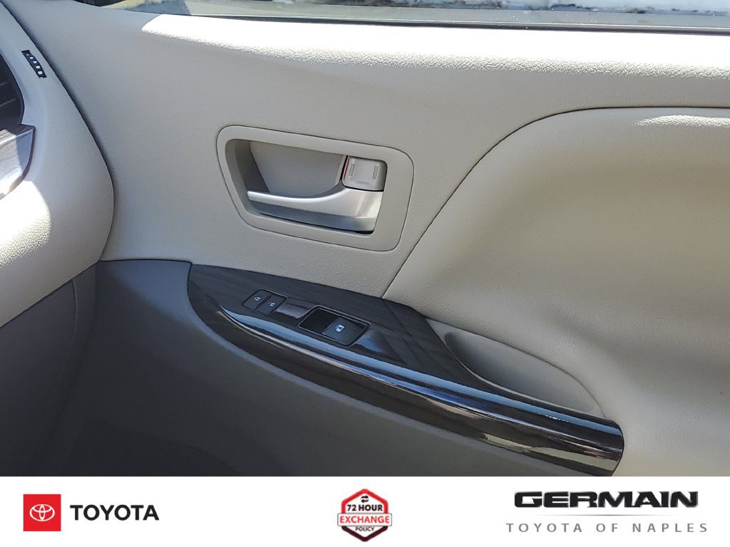 Used 2017 Toyota Sienna XLE w/ XLE Navigation Package FWD image 30