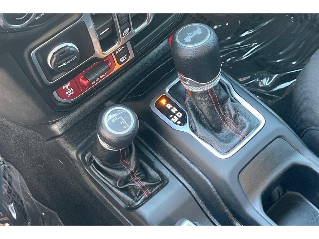 Used 2022 Jeep Wrangler Unlimited Rubicon AWD/4WD image 33
