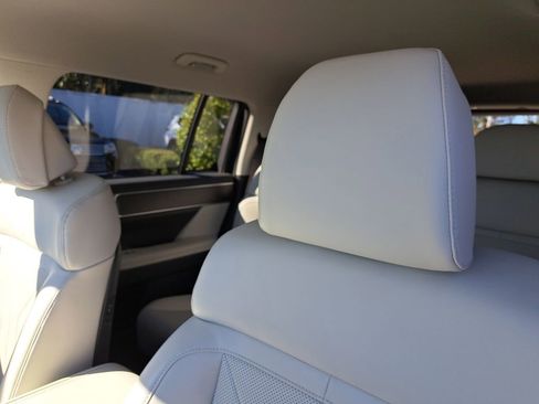 Certified 2024 Hyundai Santa Fe SEL image 17