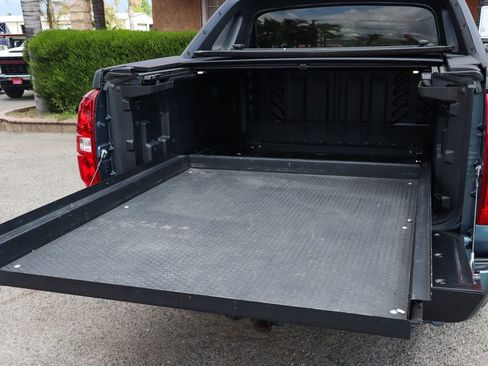 Used 2011 Chevrolet Avalanche LT RWD image 10