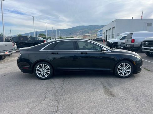 Used 2014 Lincoln MKZ FWD image 3