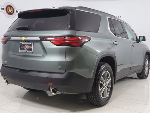 Used 2023 Chevrolet Traverse LT image 3