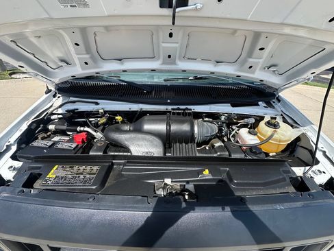 Used 2015 Ford E-450 and Econoline 450 Super Duty RWD image 9