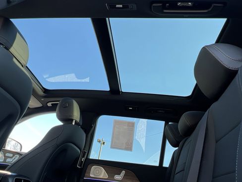 Certified 2025 Mercedes-Benz GLS 450 4MATIC image 22