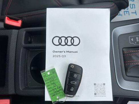 Certified 2025 Audi Q3 2.0T Premium Plus w/ Premium Plus Package image 34