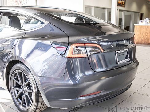 Used 2018 Tesla Model 3 Long Range image 14