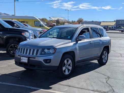 Used 2014 Jeep Compass Latitude image 9
