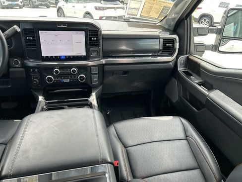 Used 2026 Ford F250 Lariat AWD/4WD image 11