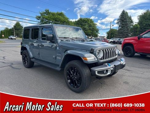 Used 2024 Jeep Wrangler Unlimited Sahara w/ Technology Group AWD/4WD image 7
