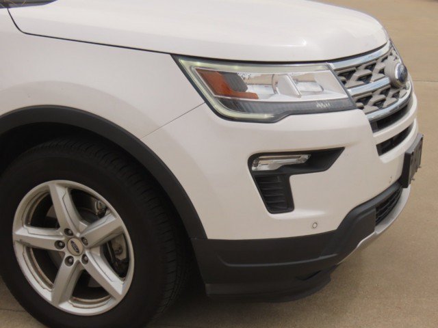 Used 2018 Ford Explorer XLT w/ Equipment Group 202A FWD image 5