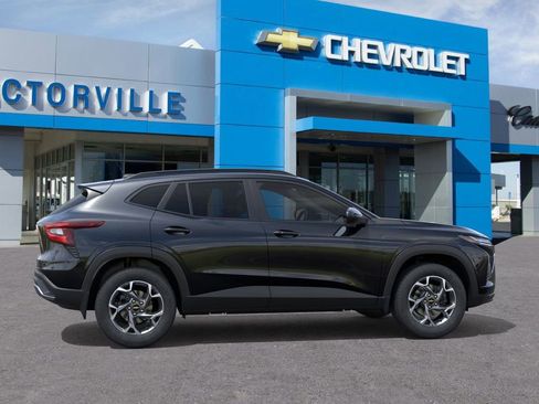 New 2026 Chevrolet Trax LT w/ Driver Confidence Package image 5