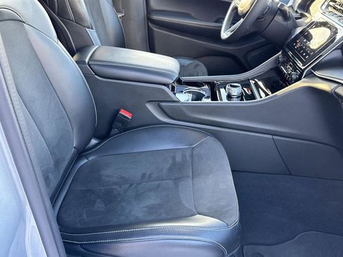 Used 2023 Jeep Grand Cherokee Altitude image 19