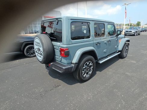 Used 2026 Jeep Wrangler Unlimited Sahara w/ Safety Group AWD/4WD image 3