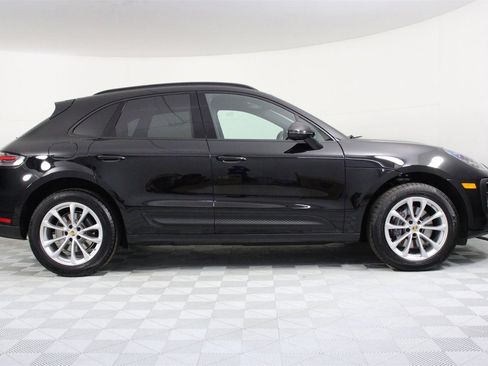 Used 2025 Porsche Macan image 8