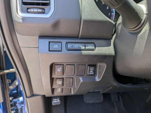 Used 2024 Nissan Frontier SL w/ Technology Package RWD image 30