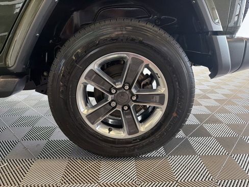 Used 2021 Jeep Wrangler Unlimited Sahara w/ Uconnect 4C Nav & Sound Group AWD/4WD image 7