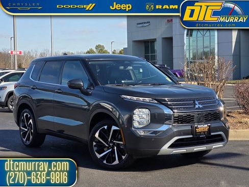 Used 2024 Mitsubishi Outlander SE image 1