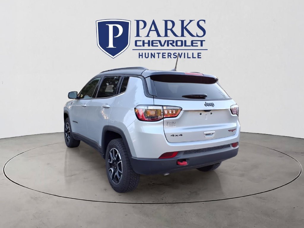 Used 2025 Jeep Compass Trailhawk AWD/4WD image 29
