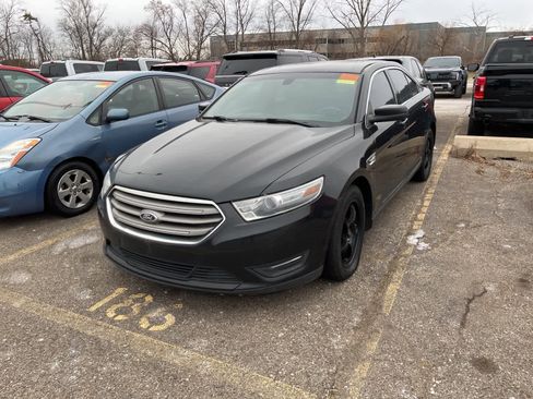 Used 2014 Ford Taurus SEL image 3