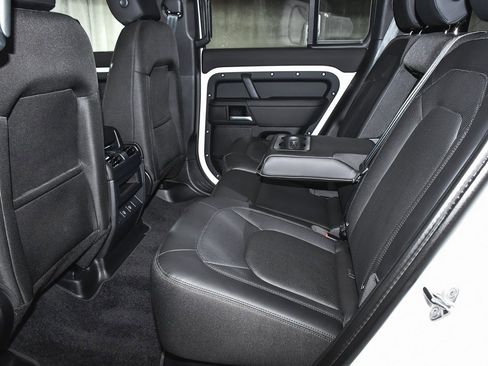 Used 2025 Land Rover Defender 110 S image 54