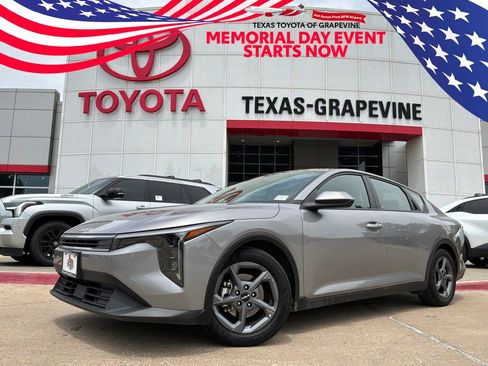 Used 2025 Kia K4 FWD image 1