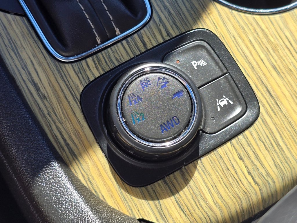 Used 2019 GMC Acadia Denali AWD/4WD image 10