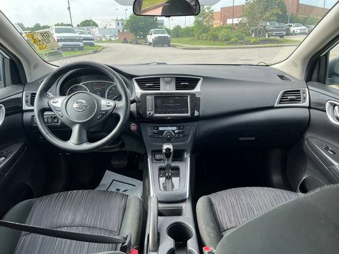 Used 2019 Nissan Sentra SV FWD image 5