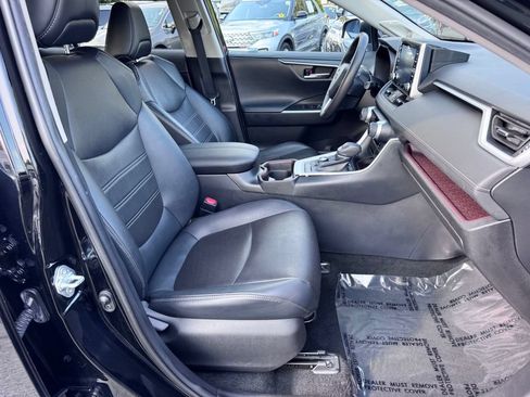 Used 2021 Toyota RAV4 Limited AWD/4WD image 24