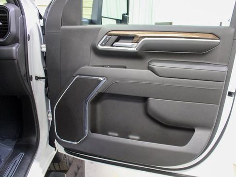 Used 2024 Chevrolet Silverado 2500 LT w/ Z71 Sport Edition image 11