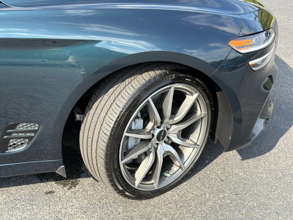 Used 2025 Genesis G70 2.5T AWD/4WD image 31