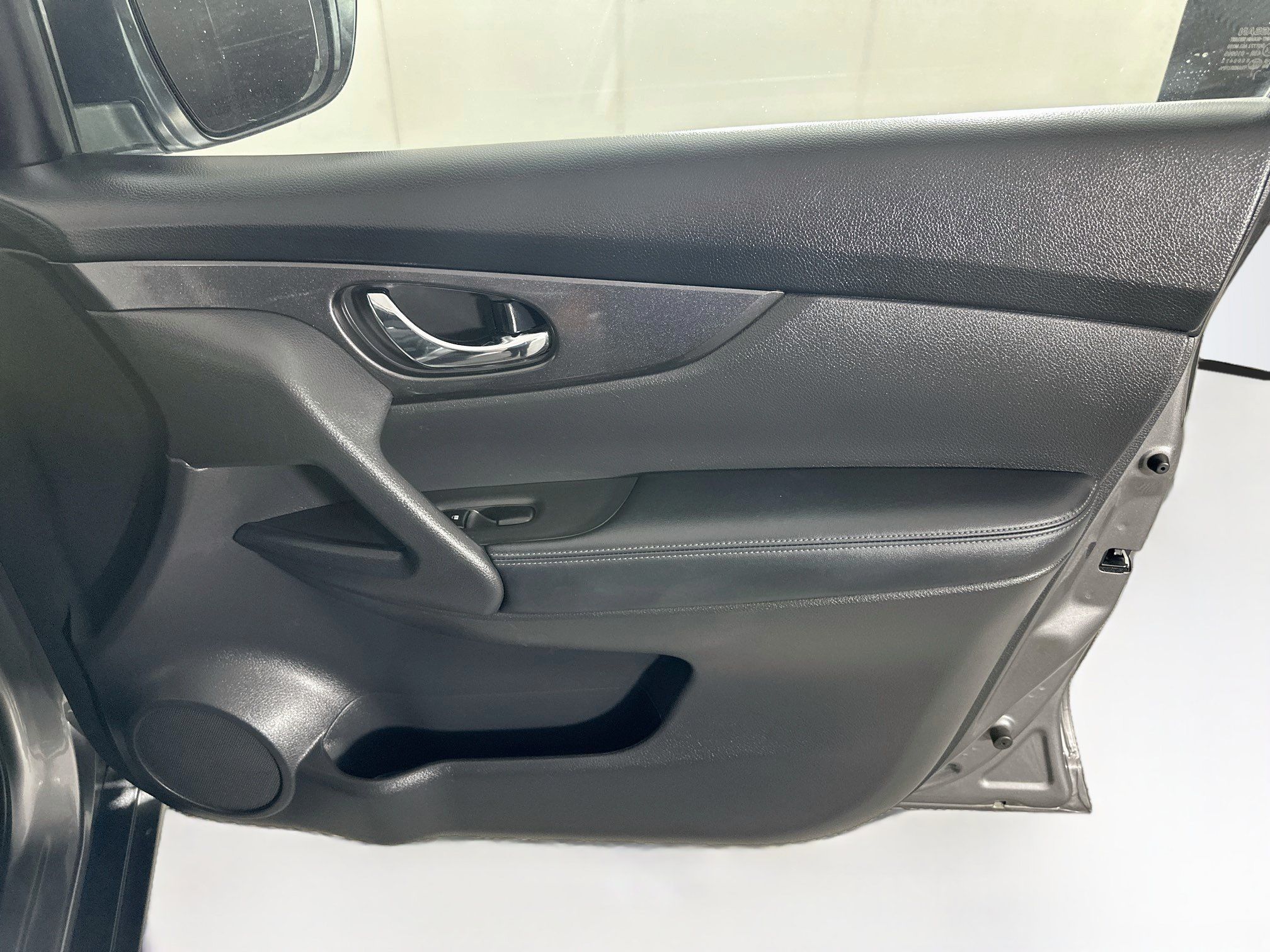 Used 2019 Nissan Rogue SV FWD image 30