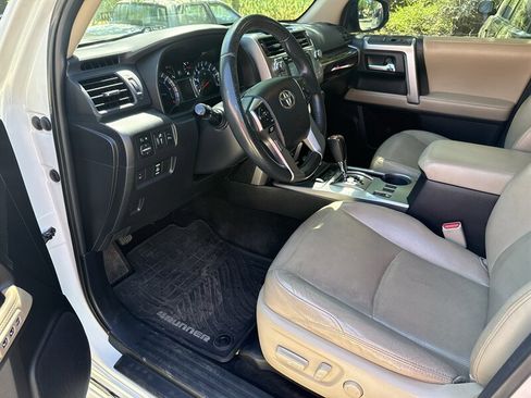 Used 2014 Toyota 4Runner Limited AWD/4WD image 17