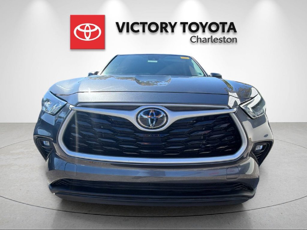 Used 2023 Toyota Highlander LE FWD image 8