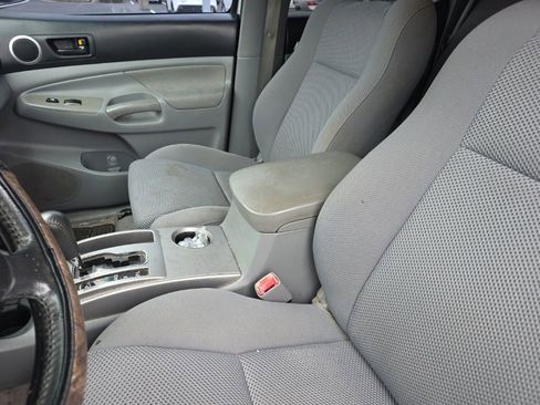 Used 2011 Toyota Tacoma PreRunner image 23