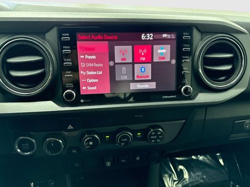 Used 2020 Toyota Tacoma TRD Off-Road AWD/4WD image 25