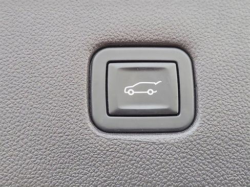 Used 2019 Chevrolet Blazer RS image 10