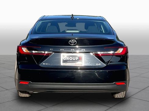 Used 2025 Toyota Camry LE FWD image 5