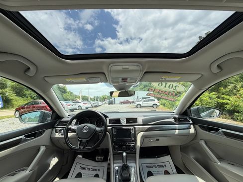 Used 2016 Volkswagen Passat 3.6 SEL Premium FWD image 25