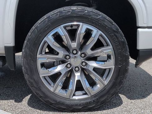 Used 2023 GMC Sierra 1500 Denali w/ Denali Reserve Package AWD/4WD image 11
