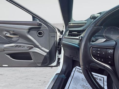 Used 2019 Lexus ES 350 w/ Premium Package FWD image 26