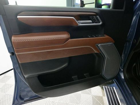 Used 2025 GMC Sierra 3500 Denali Ultimate image 15