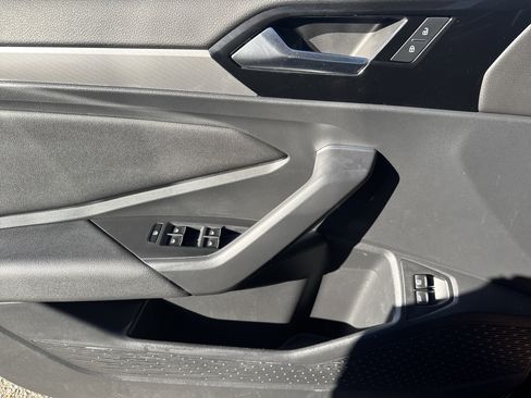 Used 2021 Volkswagen Jetta R-Line image 9