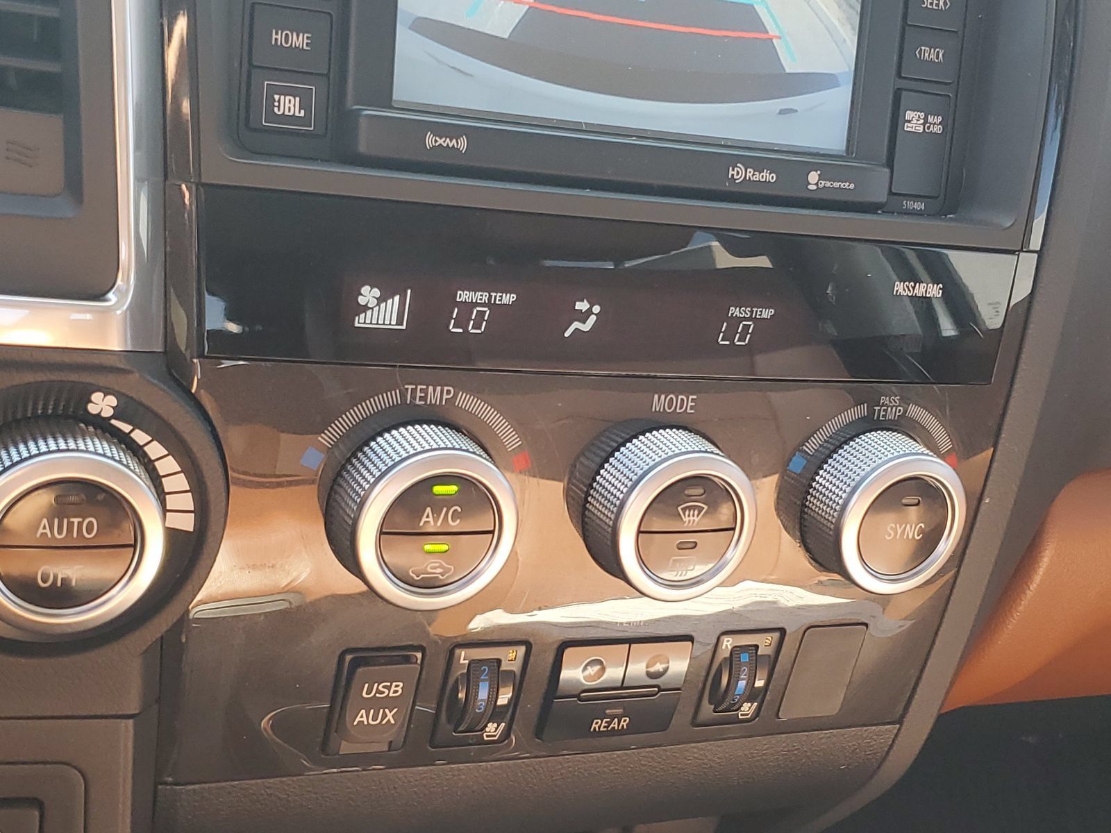 Used 2019 Toyota Sequoia Platinum AWD/4WD image 28