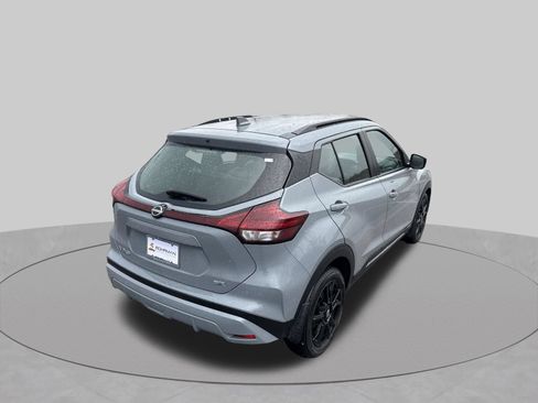 Used 2023 Nissan Kicks SR w/ SR Premium Package FWD image 33