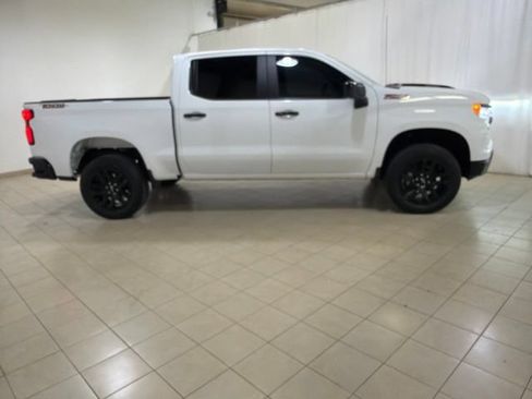 Used 2025 Chevrolet Silverado 1500 LT Trail Boss w/ Convenience Package II AWD/4WD image 7