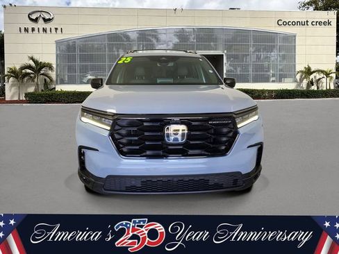 Used 2025 Honda Pilot Black Edition image 2