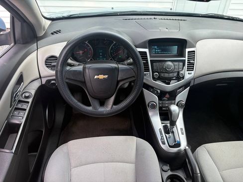 Used 2011 Chevrolet Cruze LT FWD image 10