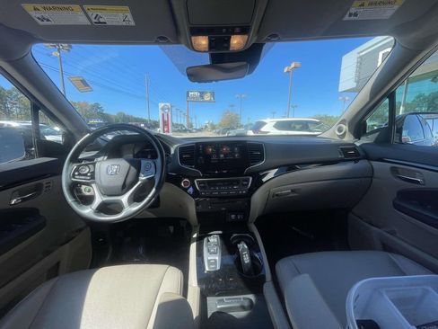 Used 2022 Honda Pilot Touring image 16